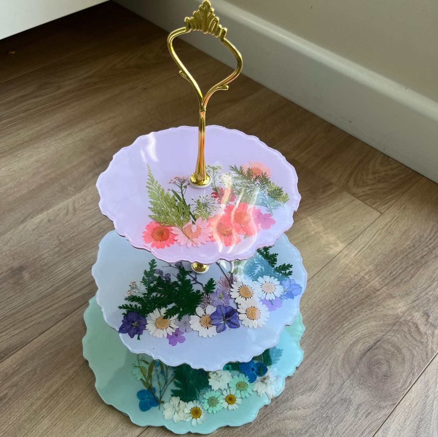 Resin Cake Stand